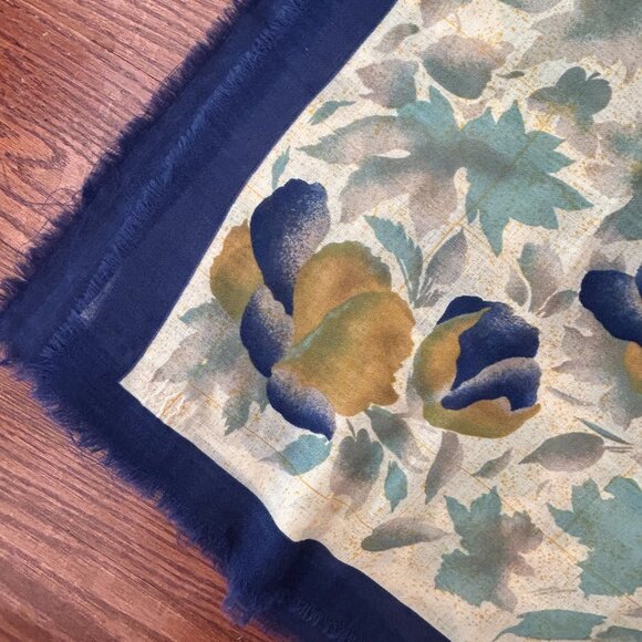 Japanese Floral Printed 100% Virgin Wool Square Scarf - Picture 6 of 9